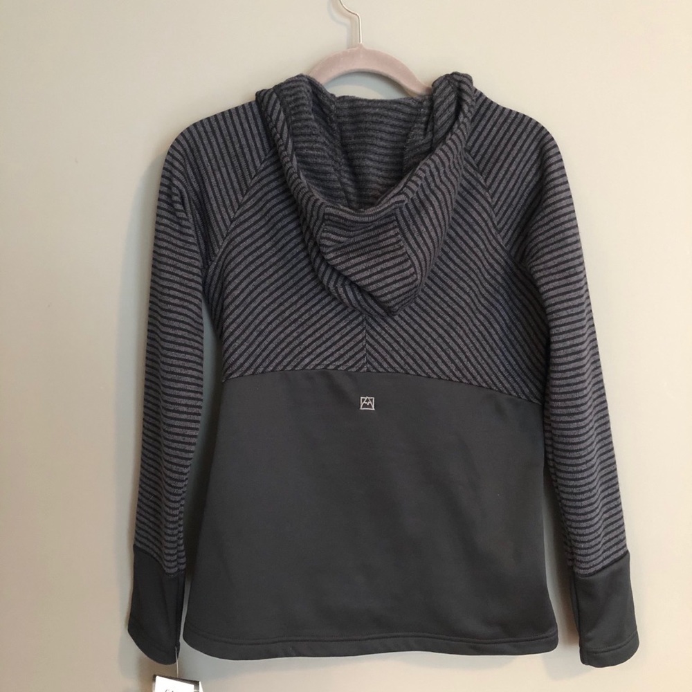 Avalanche women’s hoodie size Small, new without tags, tags recently fell off! - Picture 2 of 4